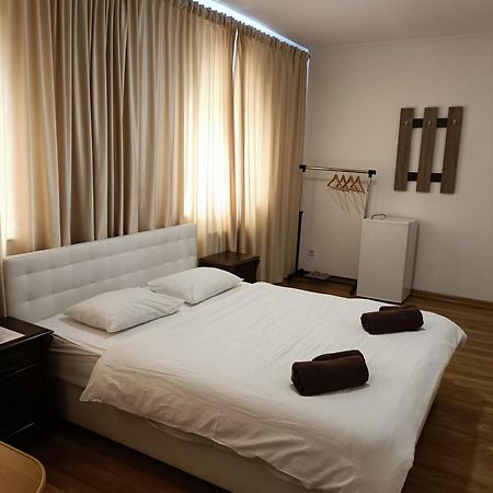 Hotel Mirage Czernowitz Exterior foto