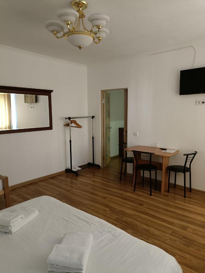Hotel Mirage Czernowitz Exterior foto