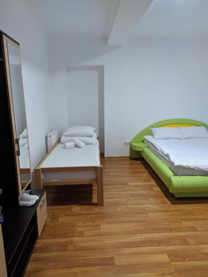 Hotel Mirage Czernowitz Exterior foto
